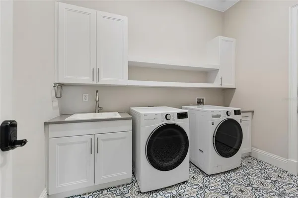 $25,000 | 481 West Davis Boulevard, Tampa, FL 33606