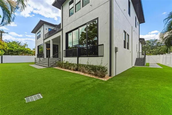 $25,000 | 481 West Davis Boulevard, Tampa, FL 33606