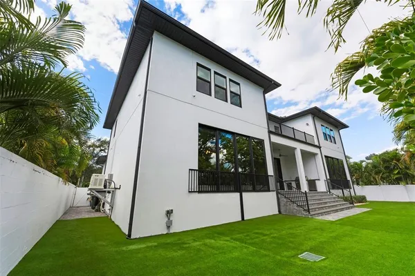 $25,000 | 481 West Davis Boulevard, Tampa, FL 33606