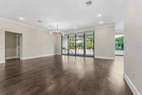 $25,000 | 481 West Davis Boulevard, Tampa, FL 33606