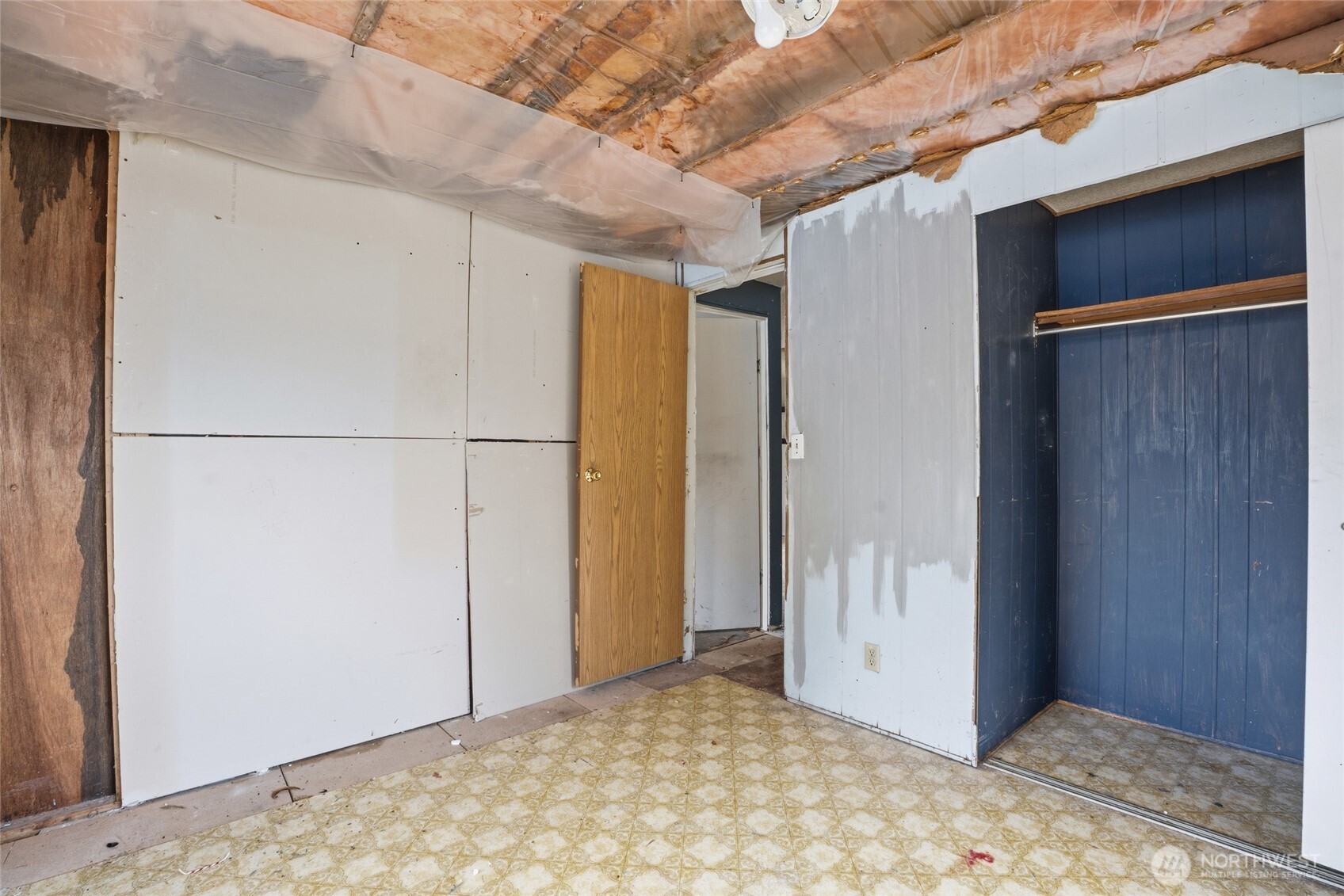 106 Wilford Road Silverlake, WA 98645 - Photo 23 of 32 a view of an empty room