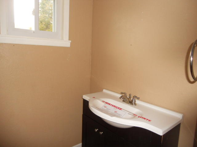 1749 Haggard Road Sevierville, TN 37876 - Photo 13 of 28 main bath (1)