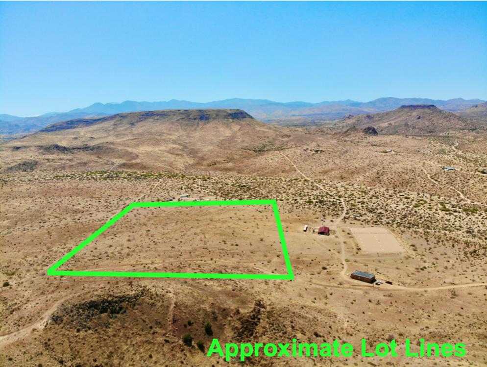4058 Desert Moon Road Yucca Valley, CA 92284 - Photo 3 of 30 Screen Shot 2021-05-20 at 5.07.15 PM