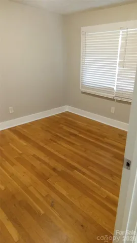 a view of empty room with window