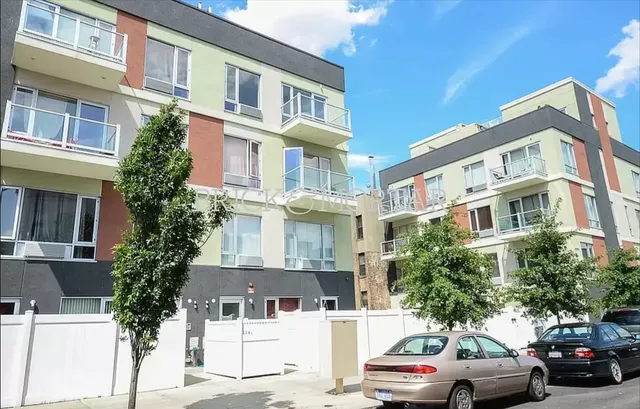 $4,850 | 15 Kingsland Avenue, Unit 4R | East Williamsburg