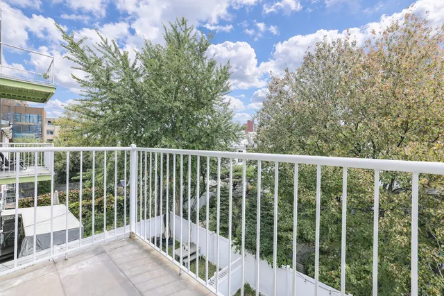 $4,850 | 15 Kingsland Avenue, Unit 4R | East Williamsburg