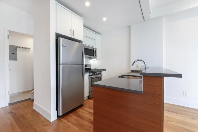 $4,850 | 15 Kingsland Avenue, Unit 4R | East Williamsburg