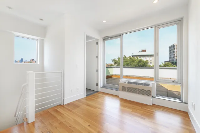 $4,850 | 15 Kingsland Avenue, Unit 4R | East Williamsburg