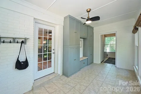 $675,000 | 2215 Shady View Drive, Charlotte, NC 28210