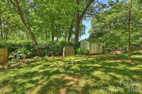 $675,000 | 2215 Shady View Drive, Charlotte, NC 28210