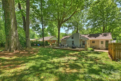 $675,000 | 2215 Shady View Drive, Charlotte, NC 28210
