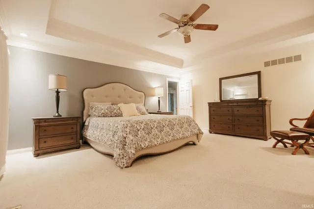 $724,999 | 10480 Waterford Place, Newburgh, IN 47630