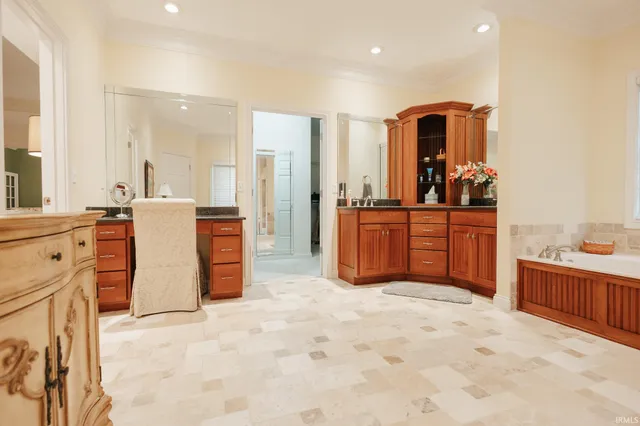 $724,999 | 10480 Waterford Place, Newburgh, IN 47630