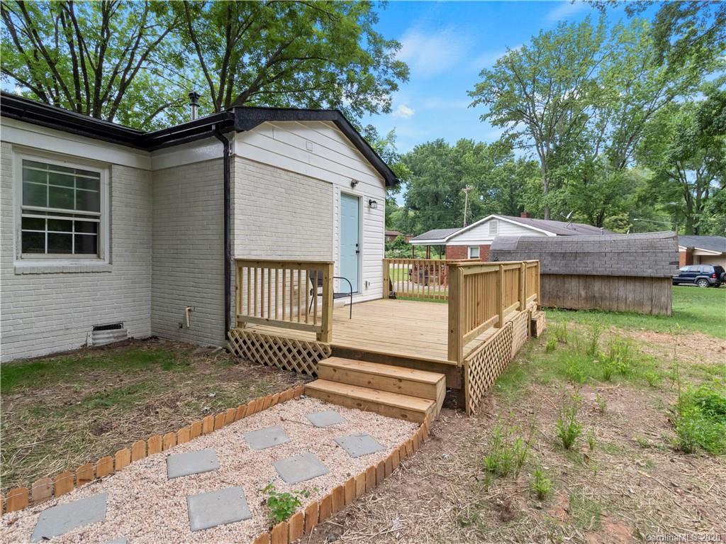 4152 Blenhein Road Charlotte, NC 28208 - Photo 7 of 34 a view of a house with a yard