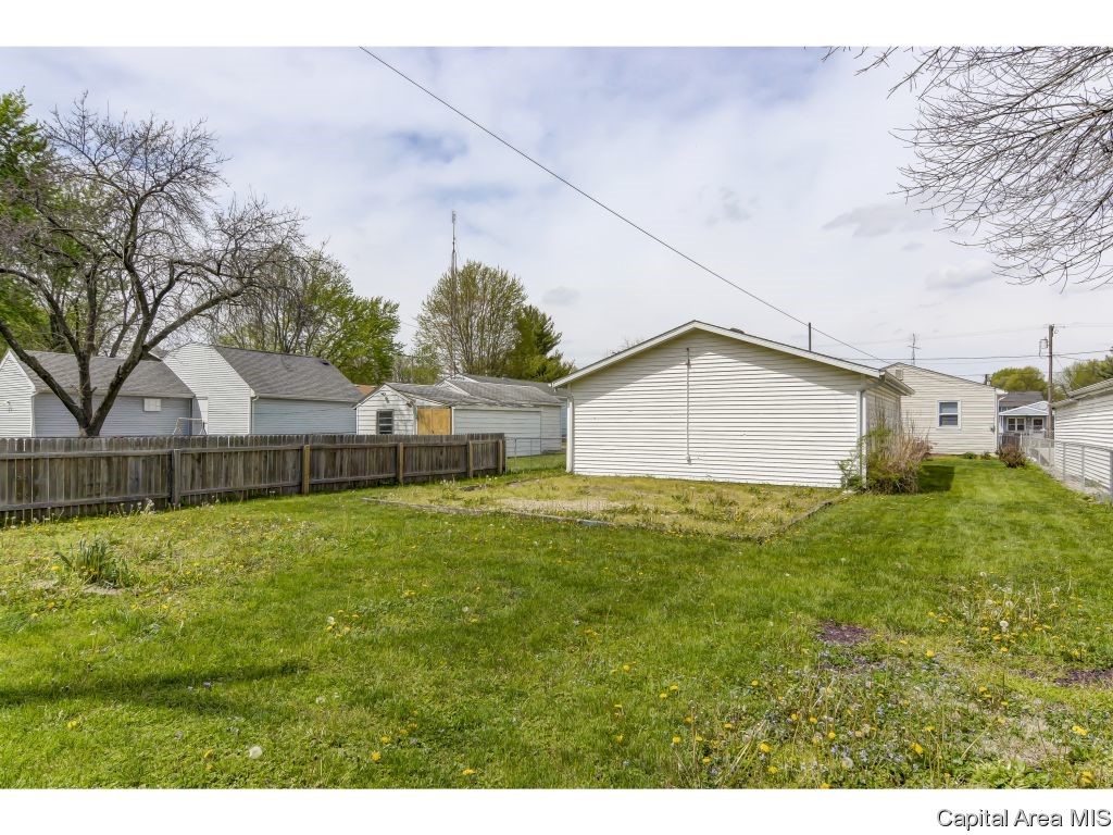 2116 Keys Avenue Springfield, IL 62702 - Photo 32 of 35