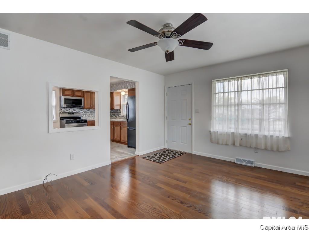2116 Keys Avenue Springfield, IL 62702 - Photo 5 of 35