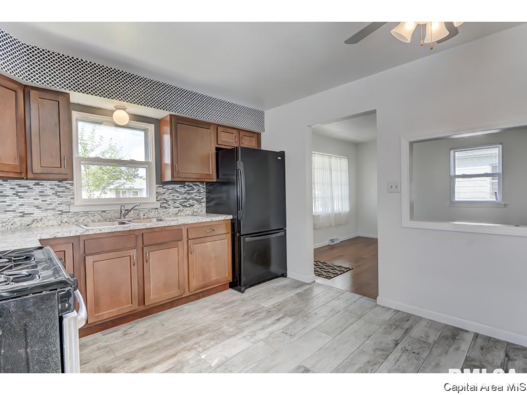 2116 Keys Avenue Springfield, IL 62702 - Photo 6 of 35
