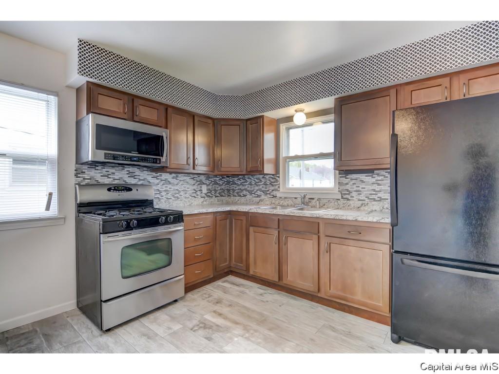 2116 Keys Avenue Springfield, IL 62702 - Photo 7 of 35