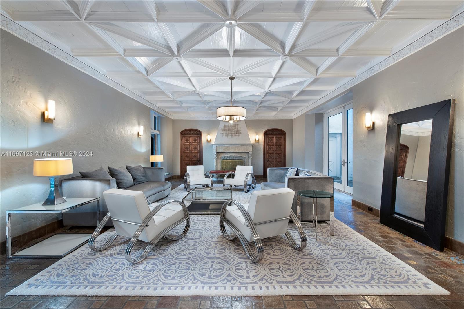 4745 Pine Tree Drive Miami Beach, FL 33140 - Photo 2 of 35