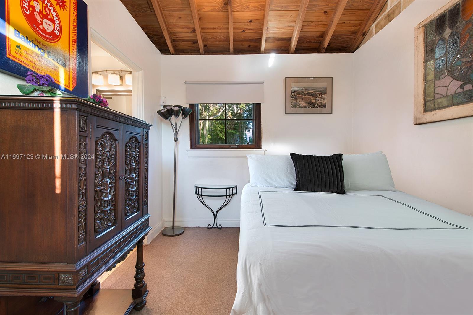 4745 Pine Tree Drive Miami Beach, FL 33140 - Photo 30 of 35