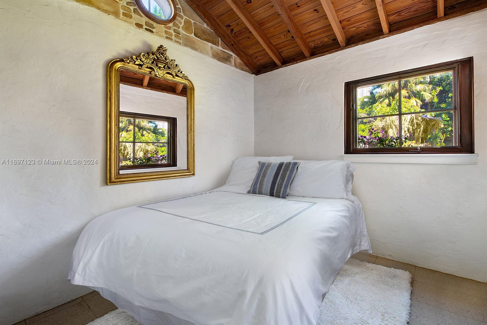 4745 Pine Tree Drive Miami Beach, FL 33140 - Photo 31 of 35