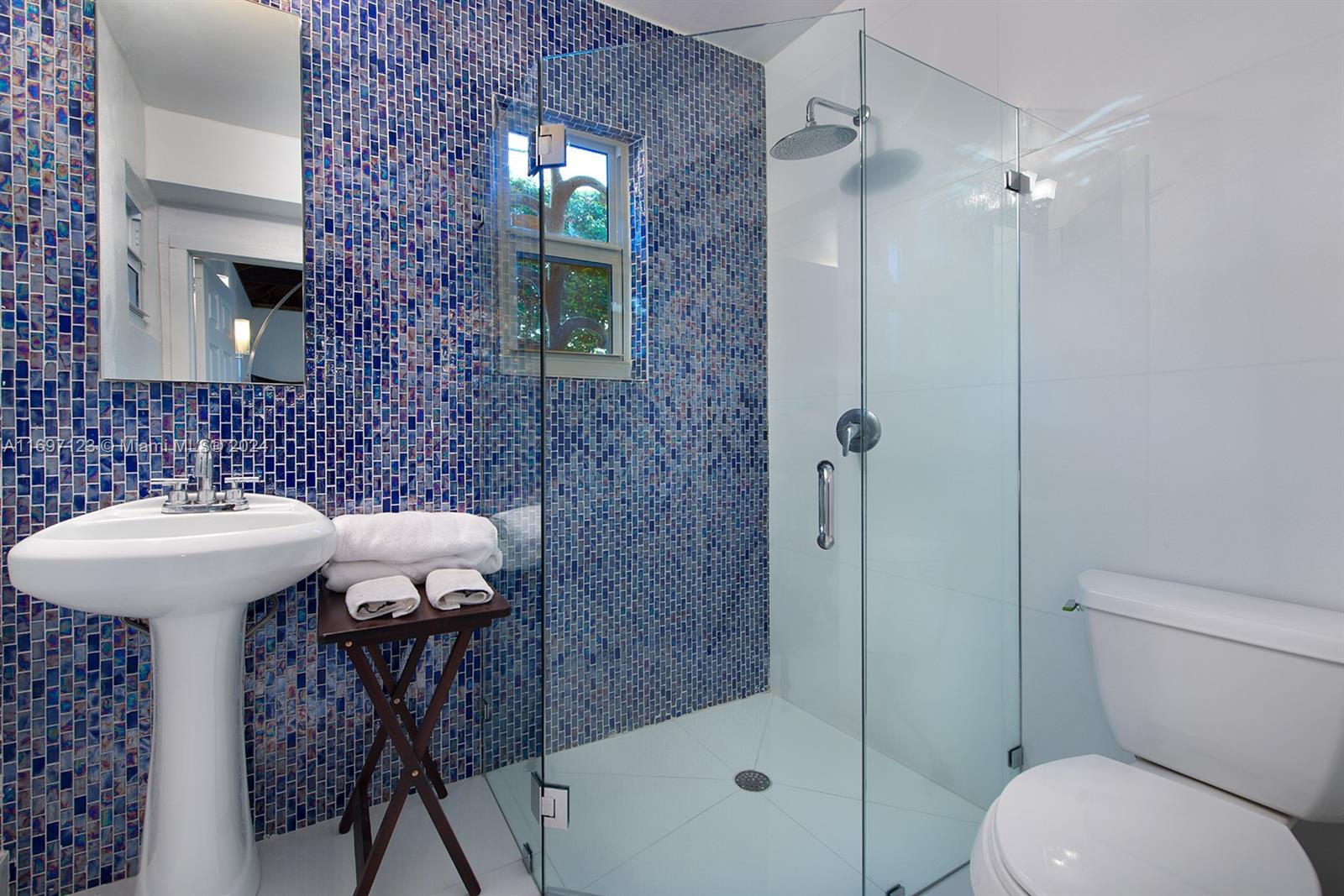 4745 Pine Tree Drive Miami Beach, FL 33140 - Photo 33 of 35