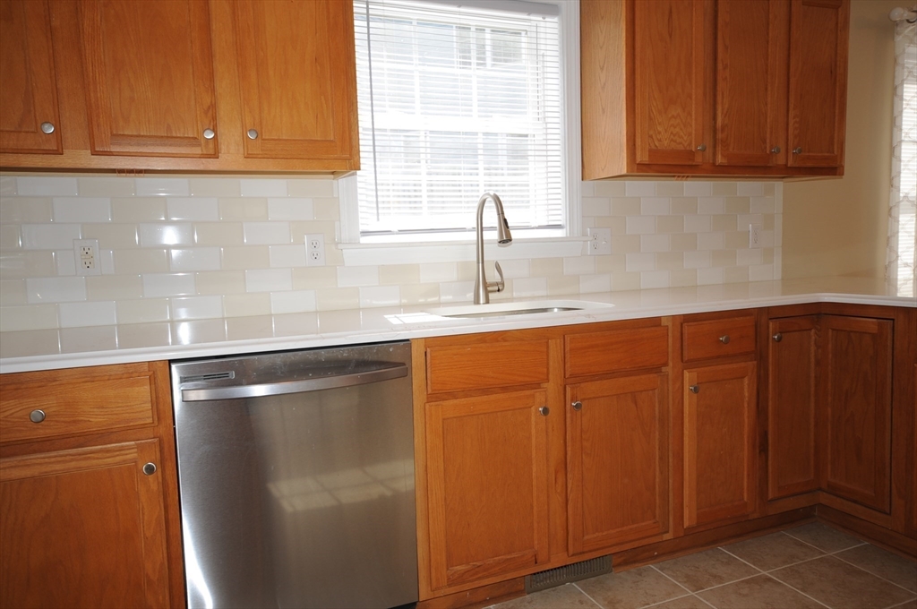 29 Carleton Street, Unit 29 Wareham, MA 02558 - Photo 16 of 39