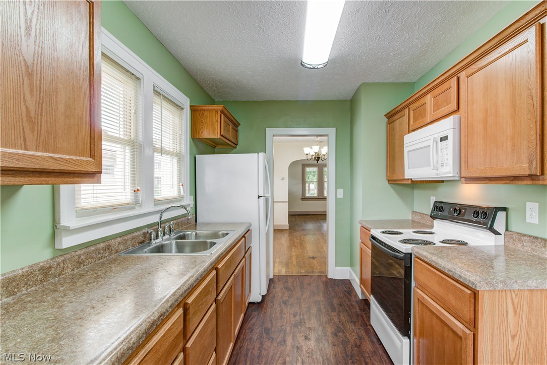 3844 Silsby Road Cleveland, OH 44111 - Photo 8 of 24 Gallery Image 8