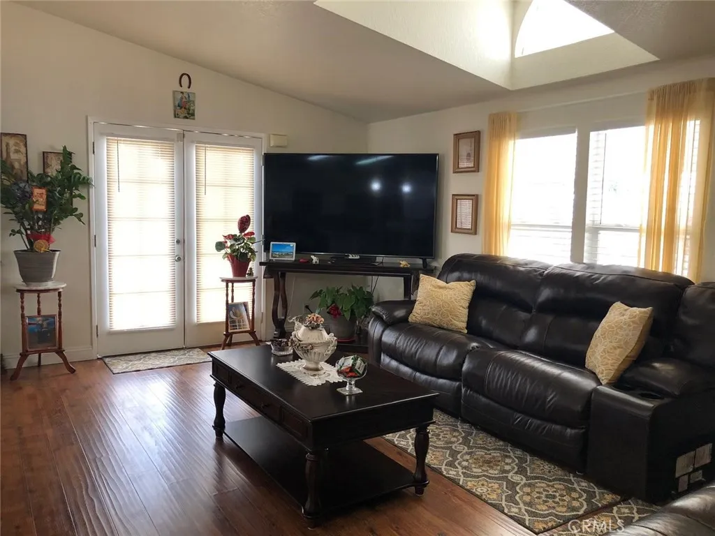 16601 South Garfield, Unit 804 Paramount, CA 90723 - Photo 5 of 21