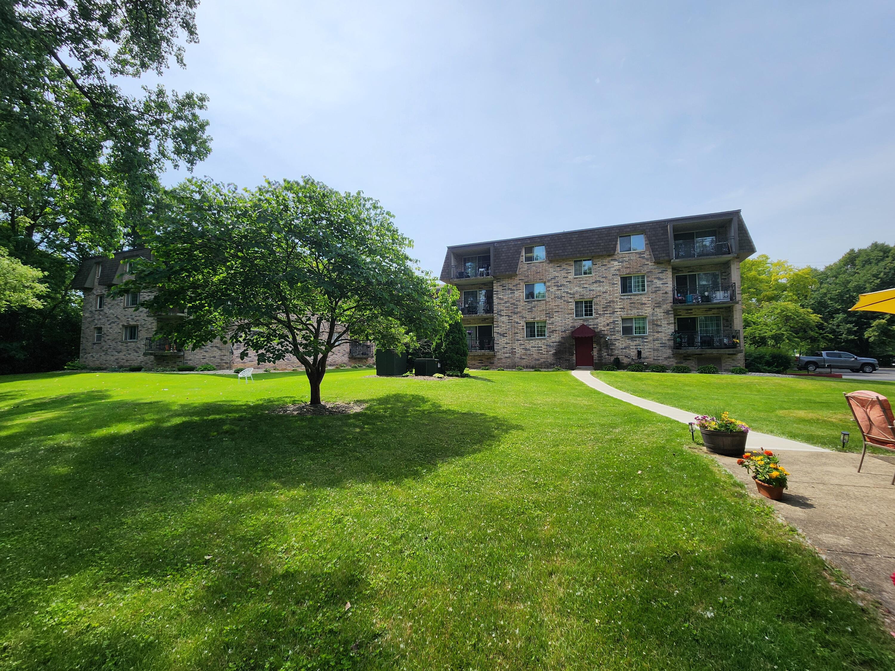 1730 West Green Tree Road, Unit 305 Glendale, WI 53209 - Photo 34 of 37 Courtyard