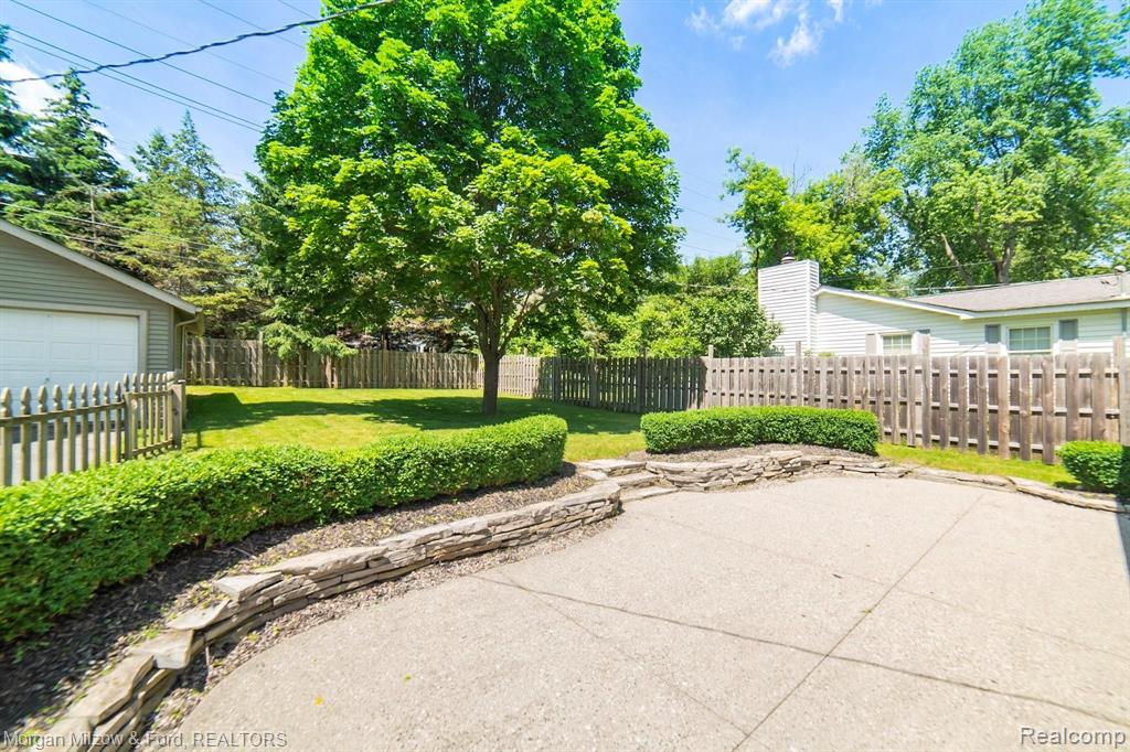 115 North Holcomb Road Clarkston, MI 48346 - Photo 58 of 64