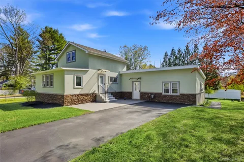 $499,500 | 7 Didio Lane, Montgomery, NY 12549