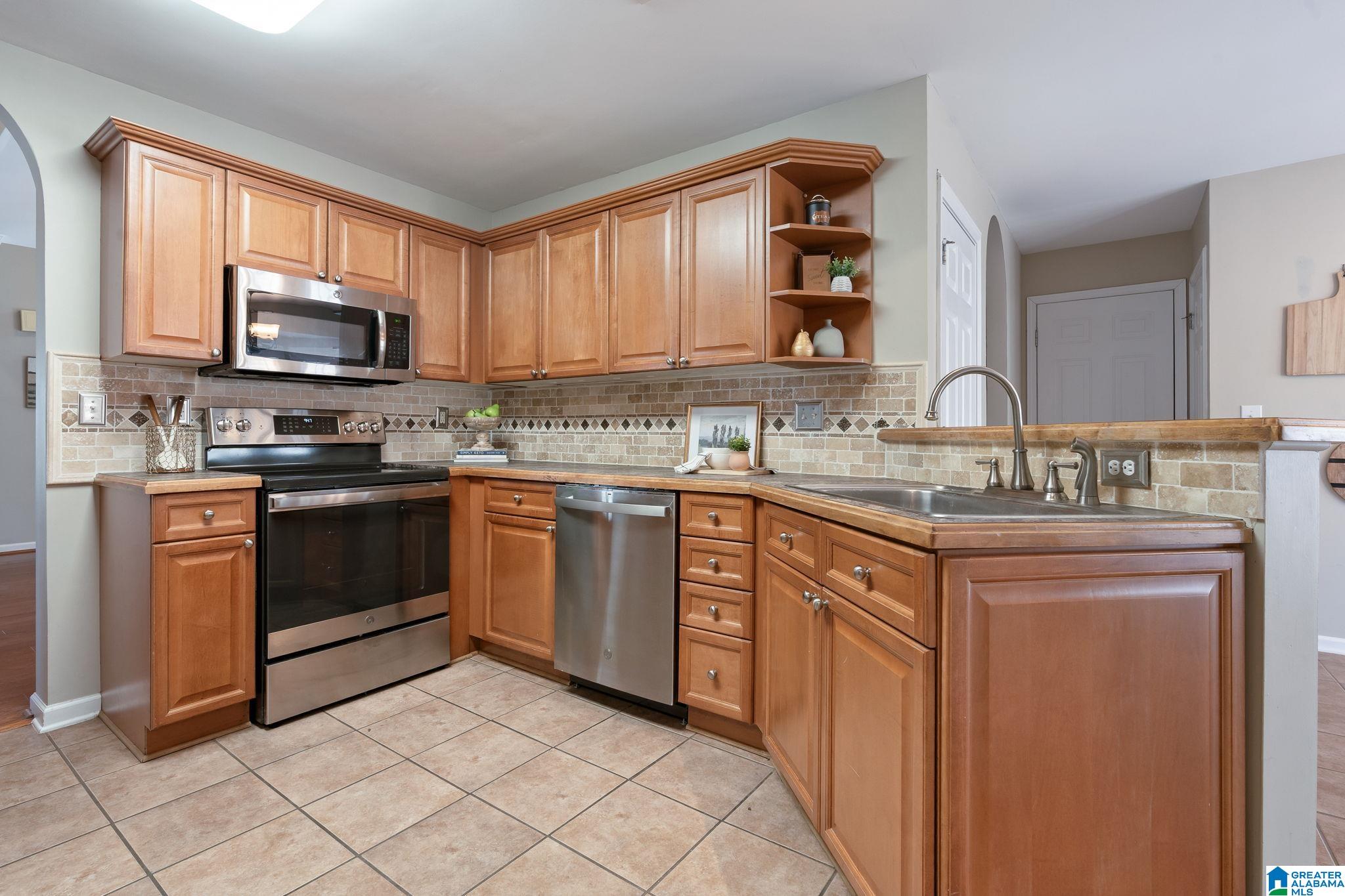 112 Morning Mist Trail Alabaster, AL 35007 - Photo 10 of 51 Gallery Image 10