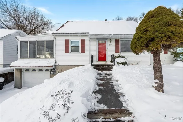 $250,000 | 209 Westfall Drive, Geddes, NY 13219