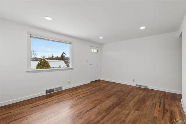 $250,000 | 209 Westfall Drive, Geddes, NY 13219