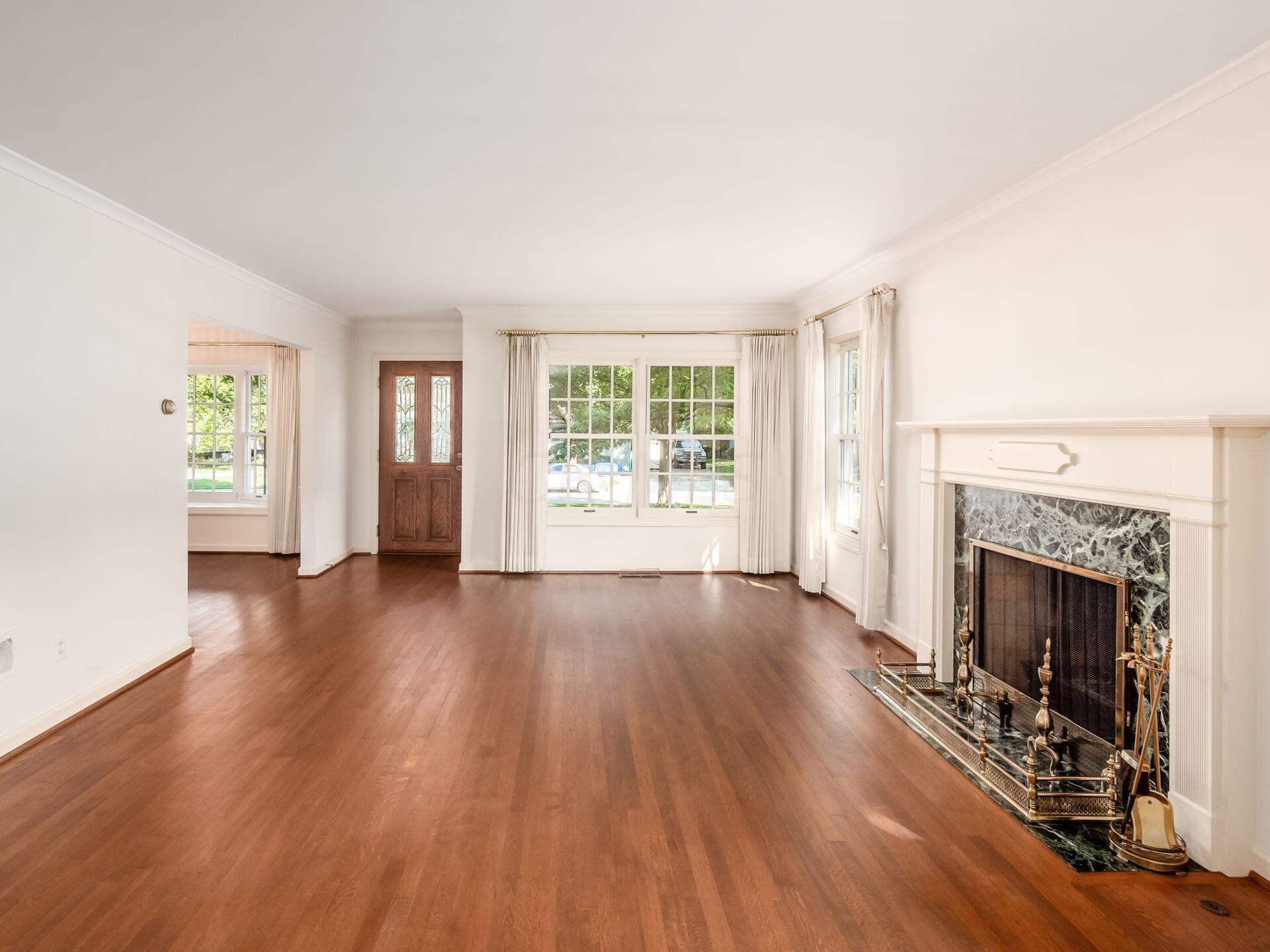 2505 Sherwin Road Columbus, OH 43221 - Photo 8 of 48 010_3a6c41_A 2505 Sherwin 014