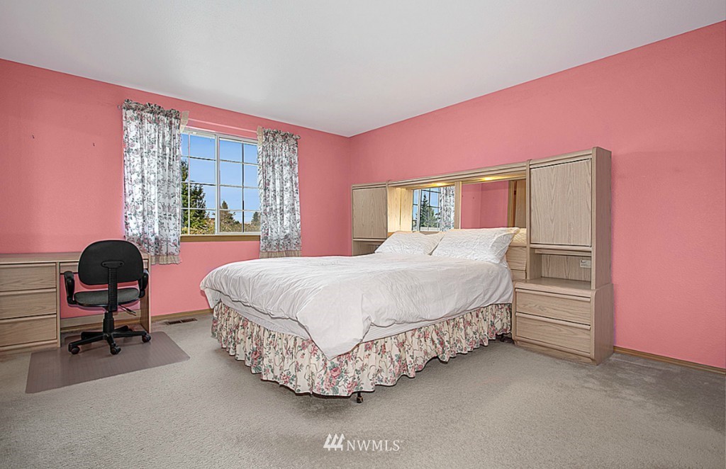 17612 114th Place Southeast Renton, WA 98055 - Photo 13 of 20