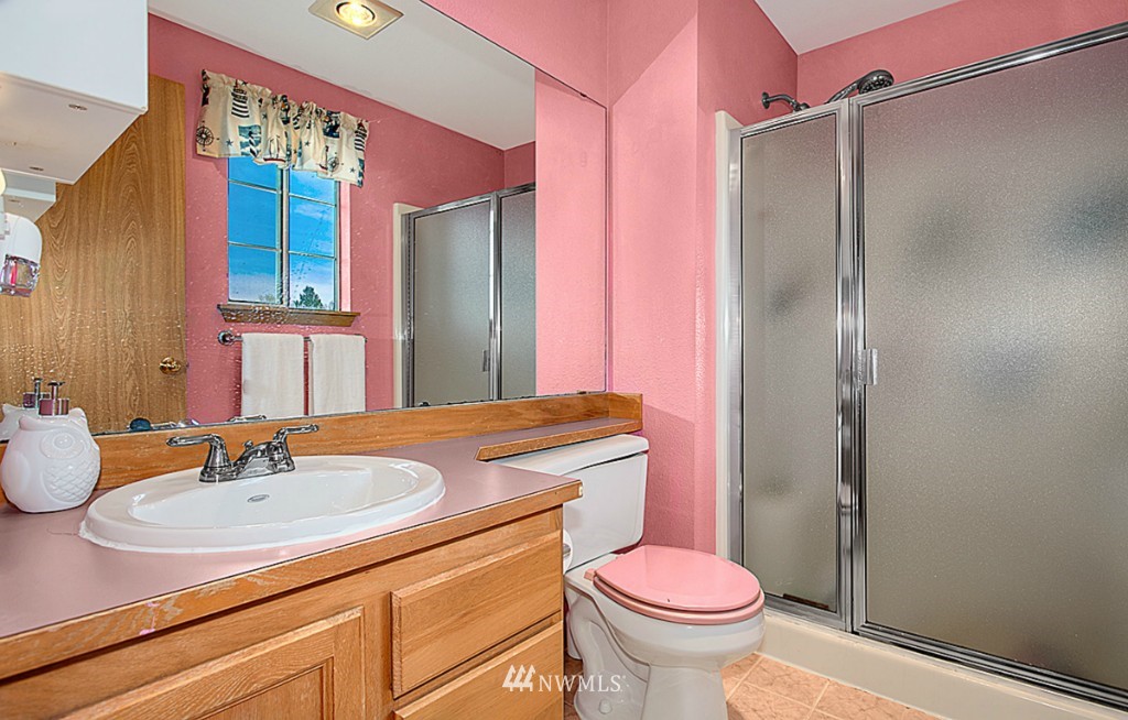 17612 114th Place Southeast Renton, WA 98055 - Photo 15 of 20