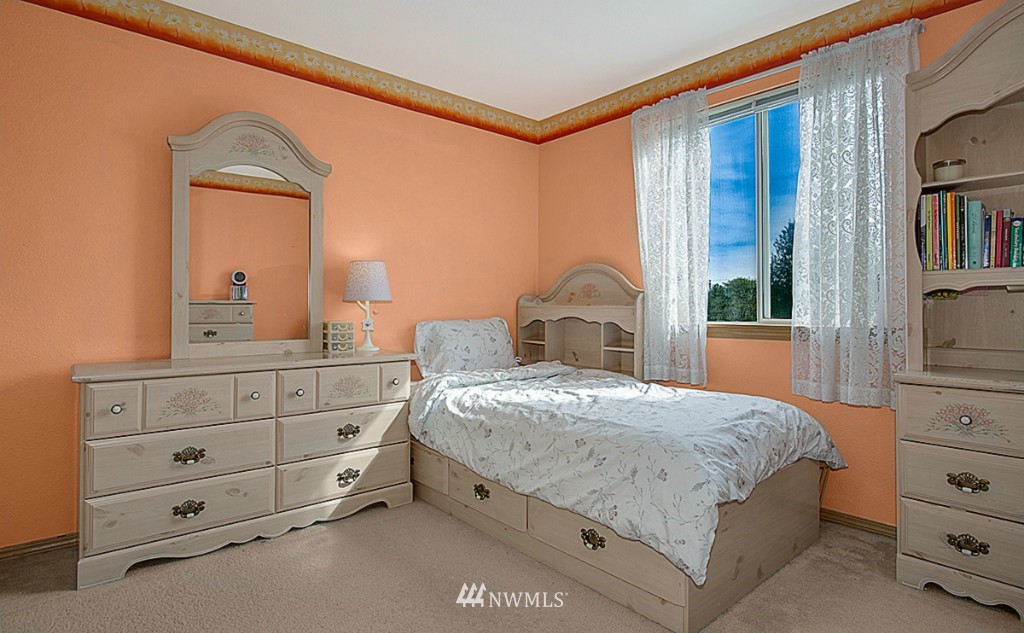 17612 114th Place Southeast Renton, WA 98055 - Photo 18 of 20