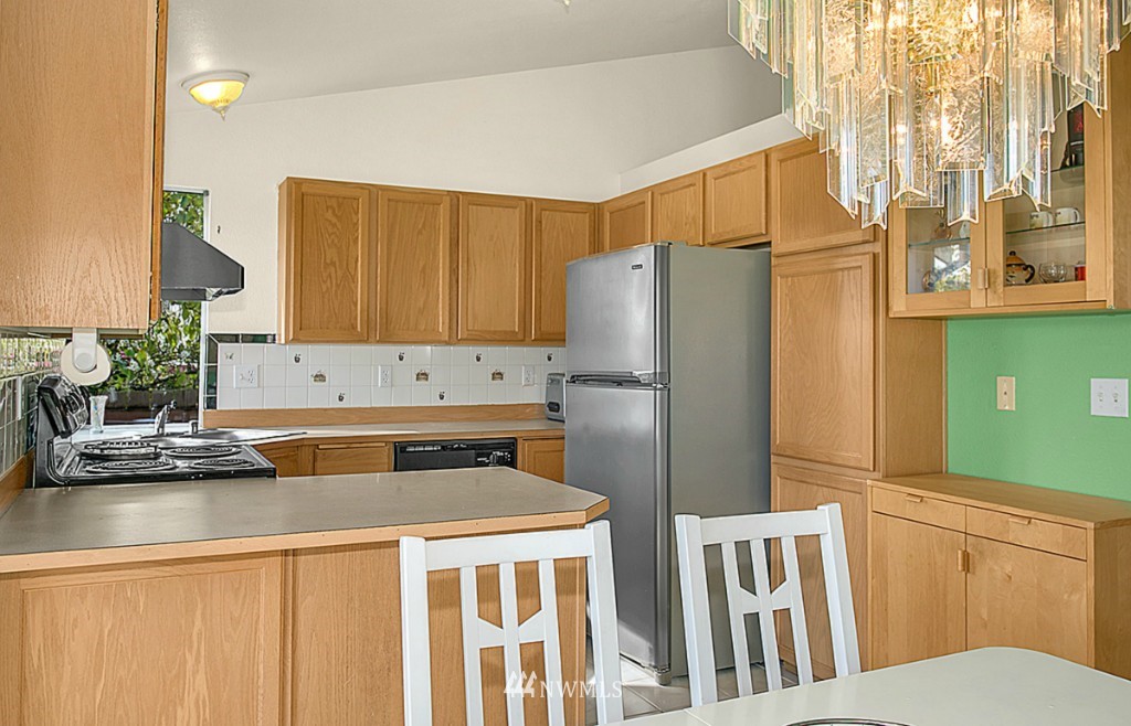 17612 114th Place Southeast Renton, WA 98055 - Photo 3 of 20