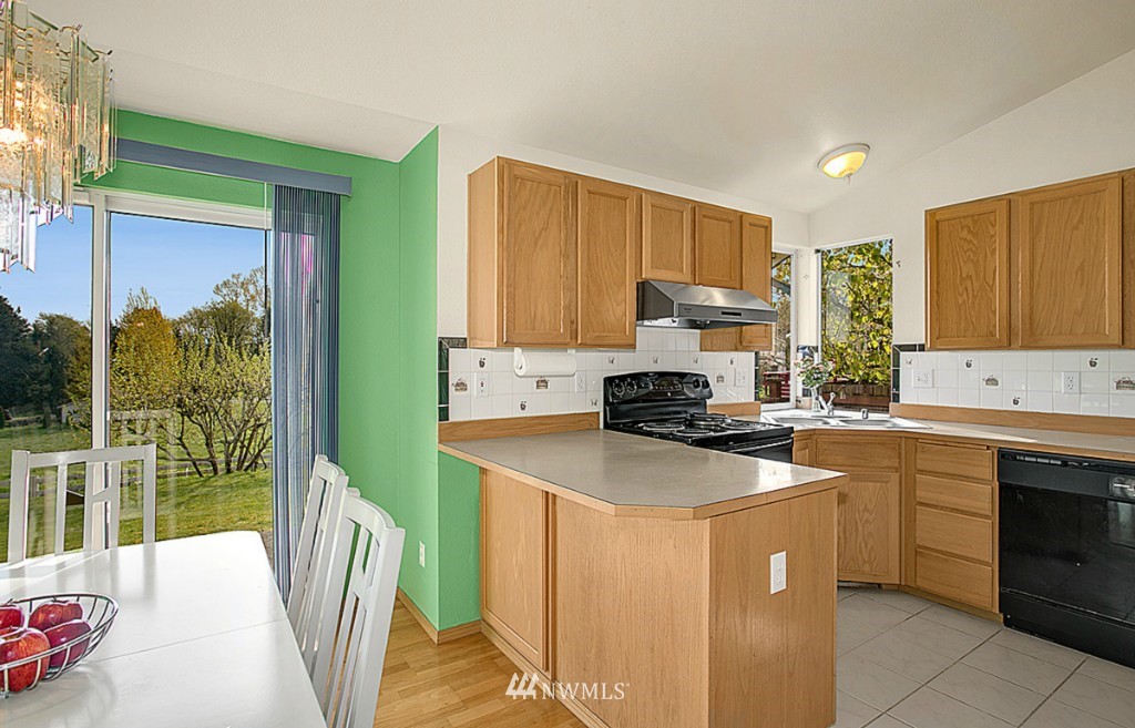 17612 114th Place Southeast Renton, WA 98055 - Photo 4 of 20