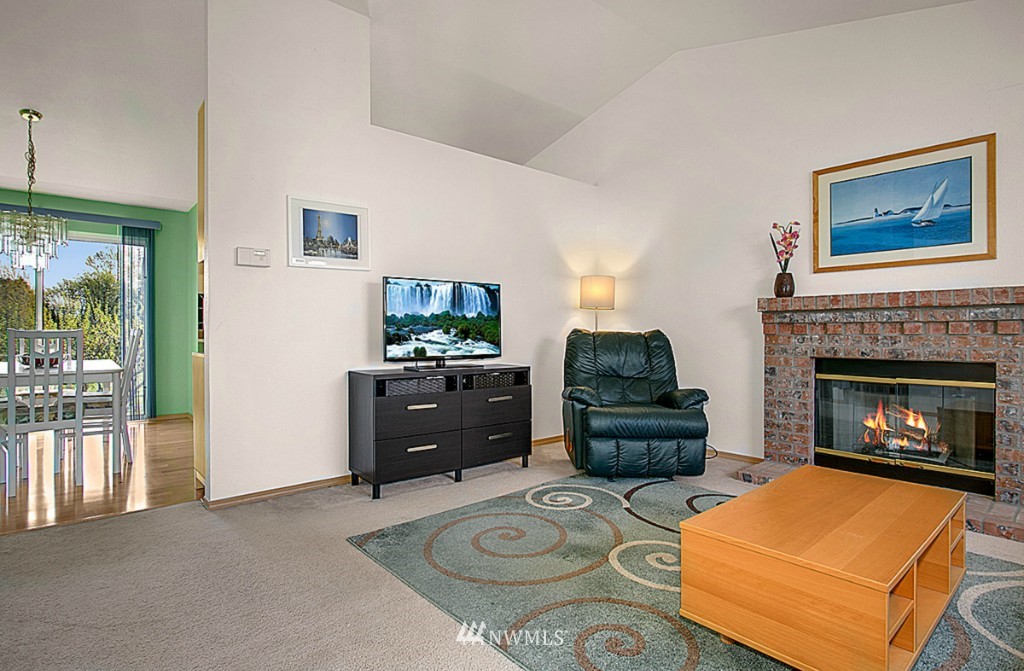 17612 114th Place Southeast Renton, WA 98055 - Photo 7 of 20