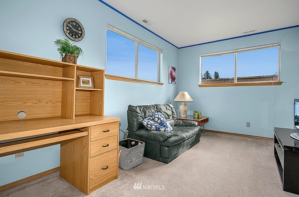 17612 114th Place Southeast Renton, WA 98055 - Photo 8 of 20
