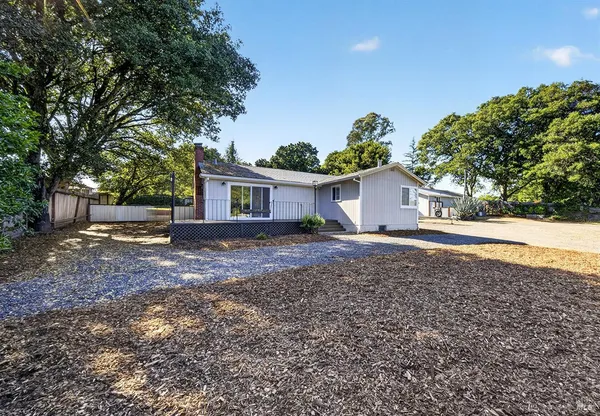 $1,249,000 | 8813-8815 Petaluma Hill Road, Penngrove, CA 94951