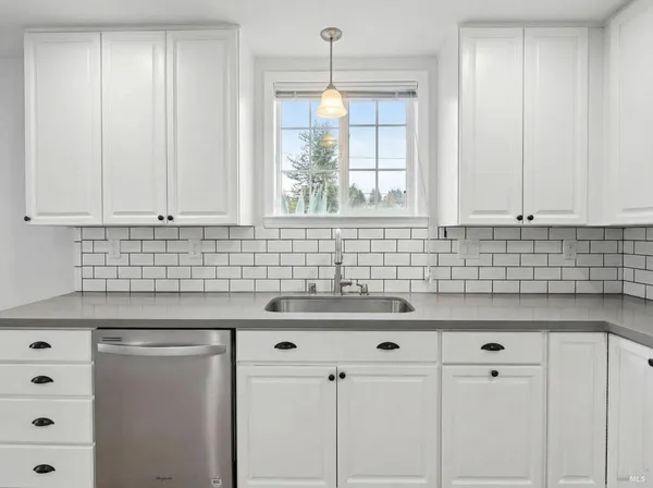 $1,249,000 | 8813-8815 Petaluma Hill Road, Penngrove, CA 94951