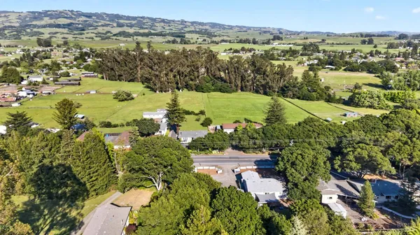 $1,249,000 | 8813-8815 Petaluma Hill Road, Penngrove, CA 94951