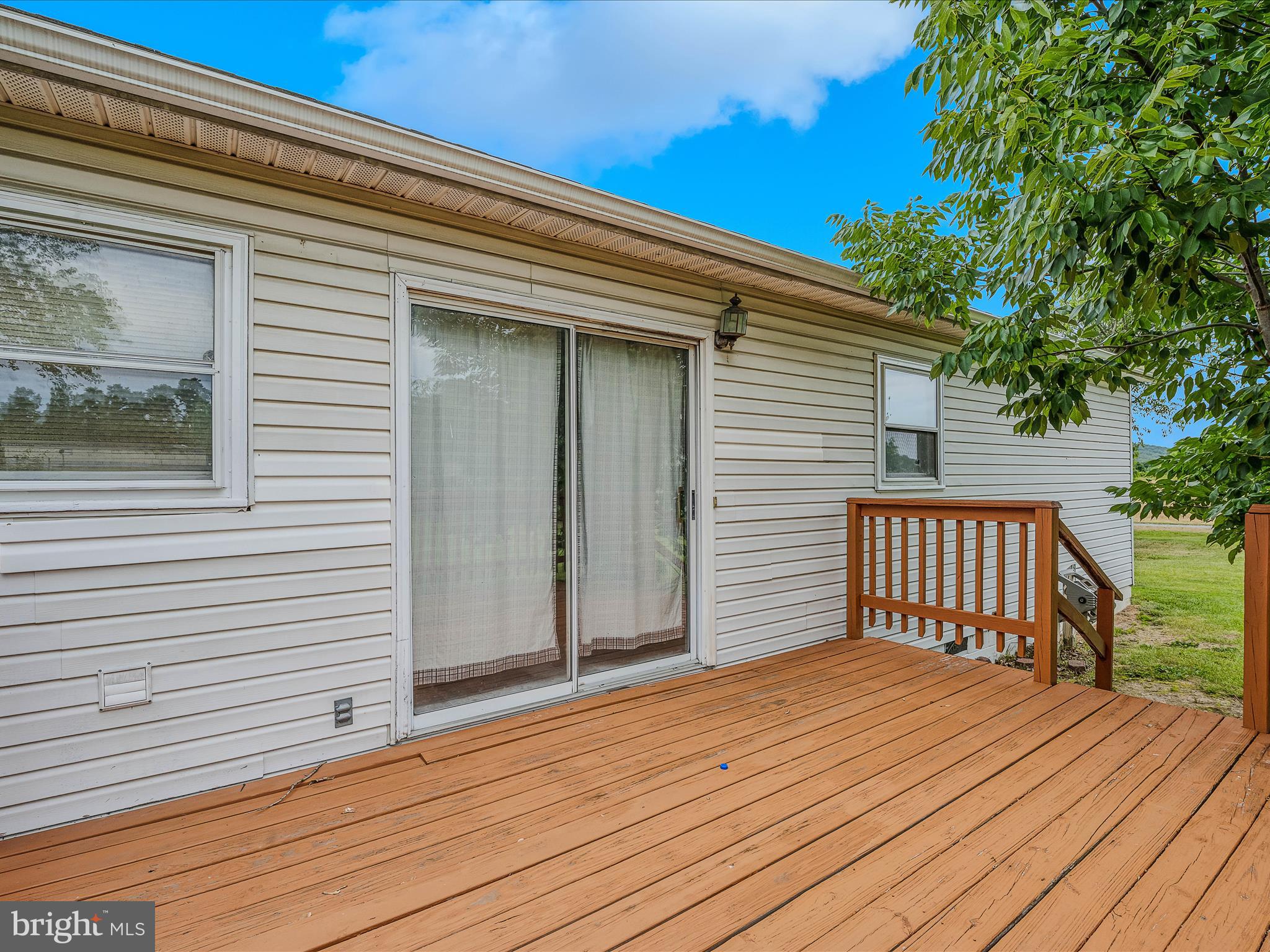 6073 Valley Road Berkeley Springs, WV 25411 - Photo 20 of 30 Deck