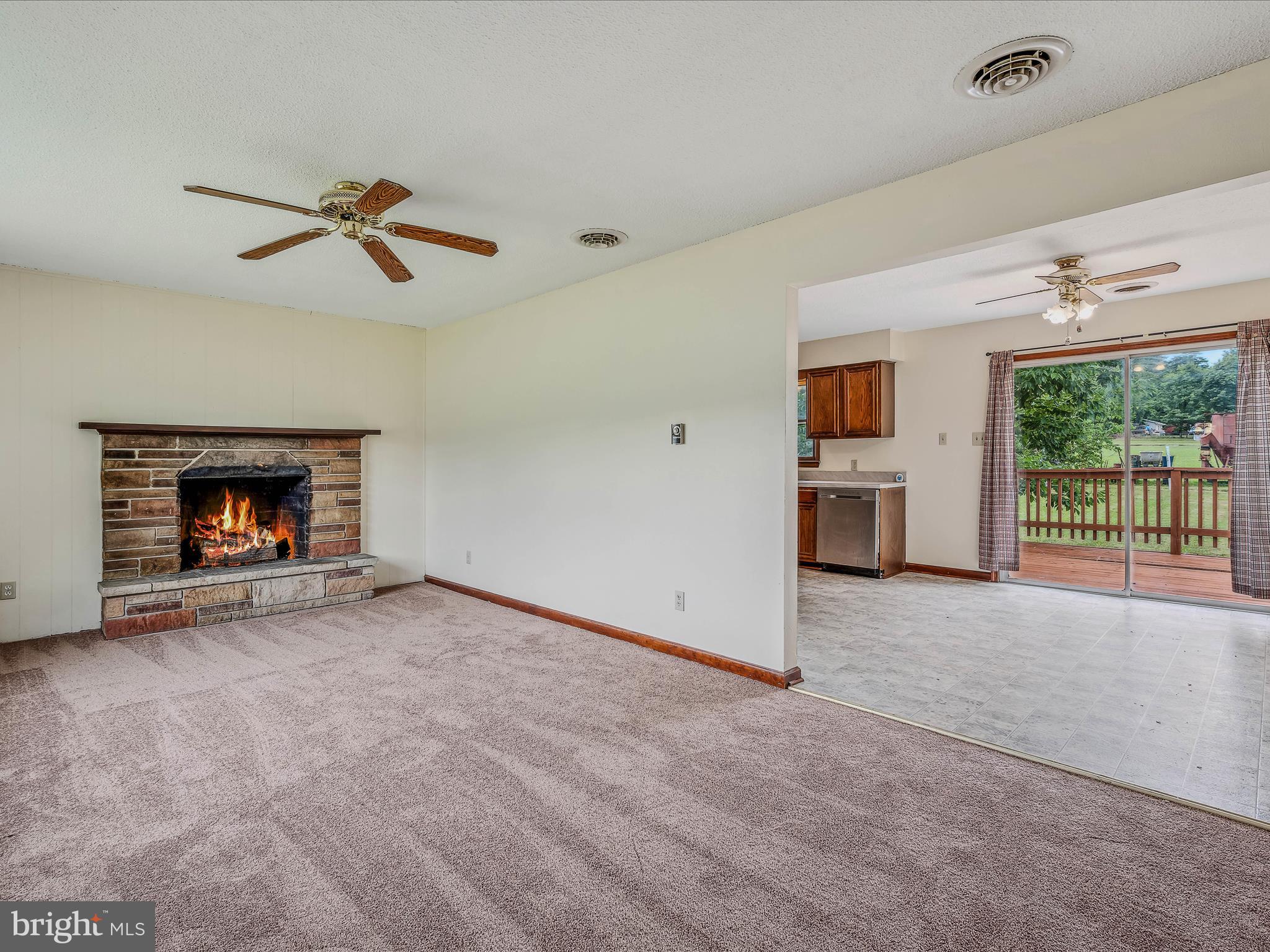 6073 Valley Road Berkeley Springs, WV 25411 - Photo 4 of 30 Living Room