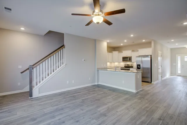 $2,095 | 201 Grand Avenue, Spring Hill, TN 37174