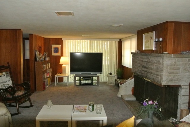 1334 Ridge Road Northbrook, IL 60062 - Photo 8 of 17 a living room with furniture and a flat screen tv